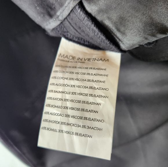 NWT Women's Club Monaco Capris. Size 4 - Picture 7 of 7